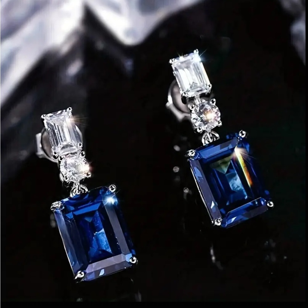 🌸💙Stunning Sapphire Drop Earrings